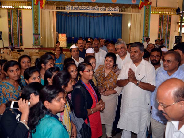 ಸಂವಿಧಾನ ಅನ್ನೋದು ಯೂನಿವರ್ಸಿಟಿಯಲ್ಲಿ ಬರೆದ ಪುಸ್ತಕವಲ್ಲ 