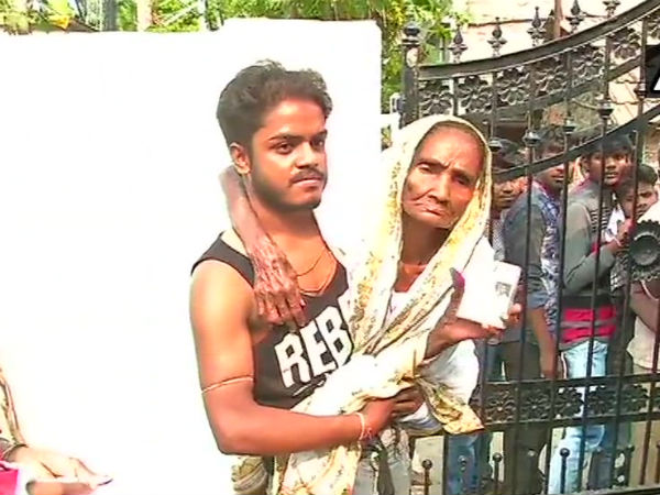 ಹಲವಾರು ಹಿರಿಯರಿಂದ ಮತದಾನ