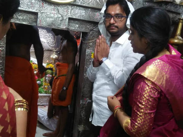 ದೇವಾಲಯಕ್ಕೆ ಭೇಟಿ