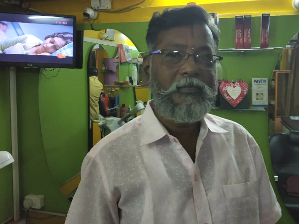 Lok Sabha Elections : Free haircut and shaving by Bengaluru barber Lok Sabha Elections : Free haircut and shaving by Bengaluru barber