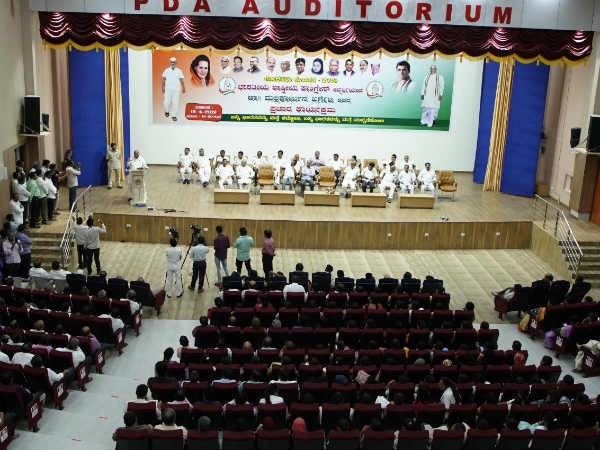 ಅಭಿವೃದ್ಧಿ ಕಾರ್ಯ ನೋಡಿ ಮತ ನೀಡಿ