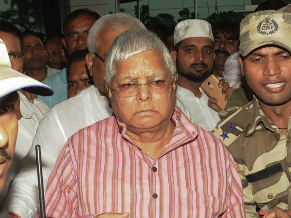 police inspected lalu prasad jail ward over allegation of using phone with political associates police inspected lalu prasad jail ward over allegation of using phone with political associates
