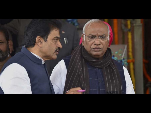 ಪ್ರತ್ಯೇಕ ಪ್ರತ್ಯೇಕವಾಗಿ ಮಾತುಕತೆ ನಡೆಸಿದರೂ, ಭಿನ್ನಮತ ಸರಿದಾರಿಗೆ ಬರುತ್ತಿಲ್ಲ 