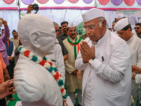 ರಾಜಕೀಯ ಜೀವನ ಆರಂಭ