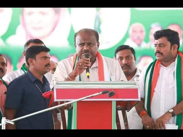 ದರ್ಶನ್ ಮತ್ತು ಯಶ್, ಸುಮಲತಾ ಬೆನ್ನಿಗೆ ನಿಂತರು 