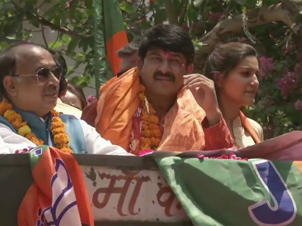 Sapna Chaudhary denies joining BJP, says campaigning for good friend Manoj Tiwari 