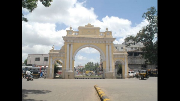ಎಲ್ಲೆಡೆ ಆಕ್ರೋಶದ ಸುರಿಮಳೆ