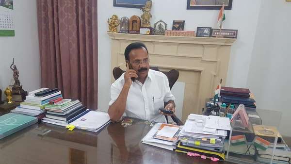 ಸದಾನಂದಗೌಡ, ಅಂಗಡಿ, ಜೋಶಿಗೆ ಸಚಿವ ಸ್ಥಾನ