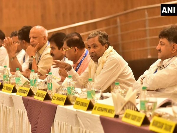 ವಿಪರೀತ ಅಧಿಕಾರ ಕೇಂದ್ರಗಳಿವೆ 