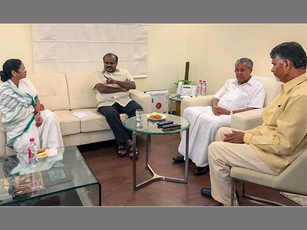 ಎಚ್ಡಿಕೆ, ಪಿಣರಾಯಿ ಜೊತೆ ಮಾತುಕತೆ