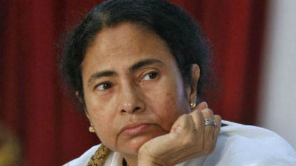 ಹಿಂದೆ ಸರಿದ ಮಮತಾ