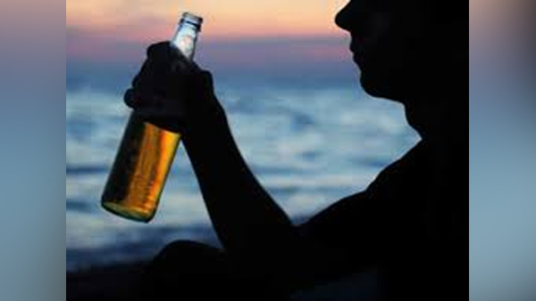 ಮನೆಯಿಂದ ಆಚೆ ಬಂದಳು ವೆಂಕಟಮ್ಮ