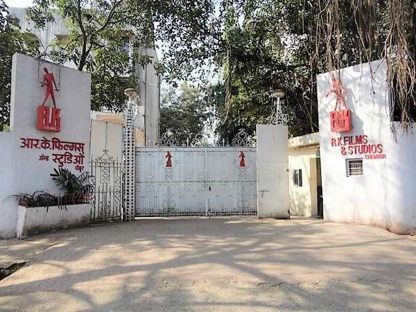 ಚೆಂಬೂರಿನಲ್ಲಿ ರಿಯಲ್ ಎಸ್ಟೇಟ್ ವ್ಯವಹಾರ 