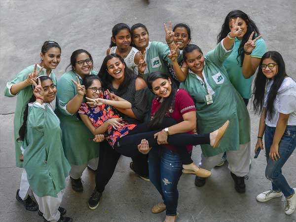 2ನೇ ಸ್ಥಾನ (498/500) 25 ಮಂದಿ