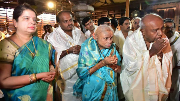 ಕಂಡ ಕಂಡಲ್ಲಿ ದುಡ್ಡು ಹೊಡೆದು ದೇವಸ್ಥಾನಕ್ಕೆ ಹೋಗಿ ಪೂಜೆ 