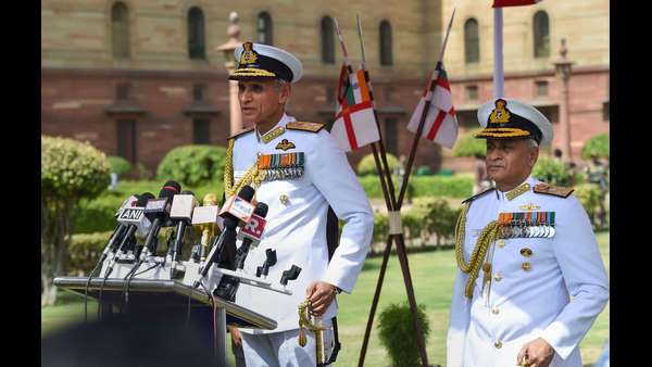 ನೇಮಕ ಪ್ರಶ್ನಿಸಿದ ವೈಸ್ ಅಡ್ಮಿರಲ್ 