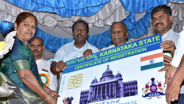 ಕಾರ್ಮಿಕರಿಗೆ ಬಸ್ ಪಾಸ್ ಕಾರ್ಮಿಕರಿಗೆ ಬಸ್ ಪಾಸ್