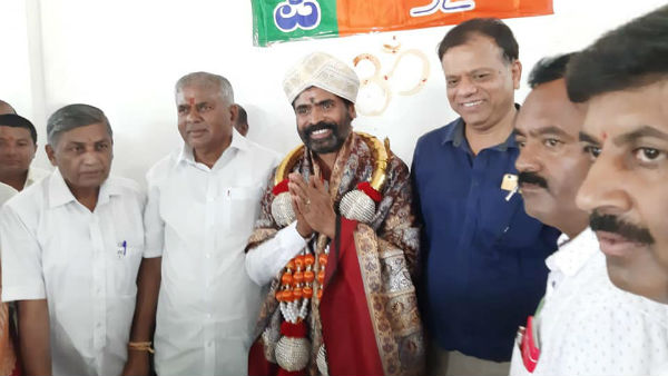 ರಾಜಕೀಯ ಜೀವನ ಆರಂಭ