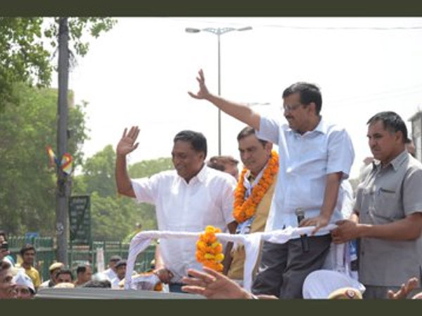 ಒಂದು ವಾರ ದೆಹಲಿಯಲ್ಲಿ ಪ್ರಚಾರ ಒಂದು ವಾರ ದೆಹಲಿಯಲ್ಲಿ ಪ್ರಚಾರ