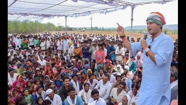 ಒಂದು ವರ್ಷದ ಹಿಂದಷ್ಟೇ ಹಳಸಿದ ಸಂಬಂಧ 