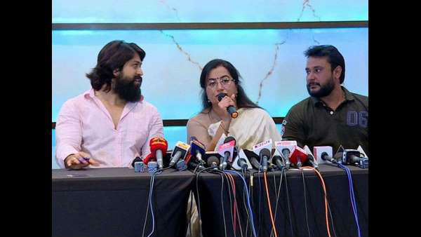 ಪ್ರೀತಿಗೆ ಮರುಳಾಗುತ್ತಾರೆ ಪ್ರೀತಿಗೆ ಮರುಳಾಗುತ್ತಾರೆ