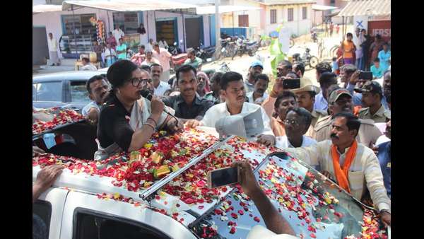 ಮಂಡ್ಯದಲ್ಲಿ ಮನೆ ನಿರ್ಮಿಸುವ ಯೋಜನೆ: ಸುಮಲತಾ