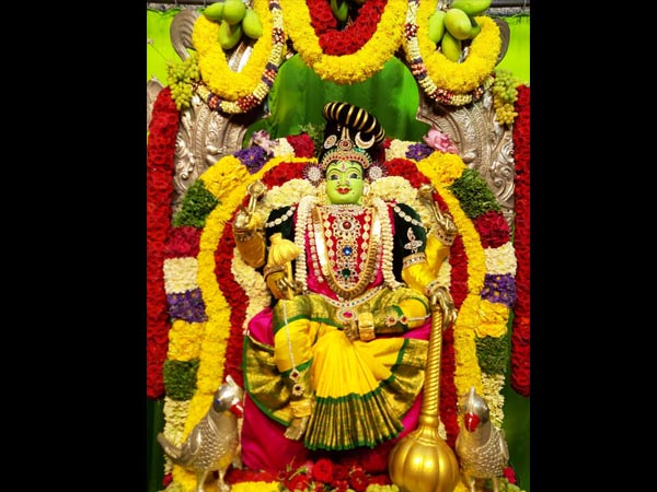 ವಾಸವಿಗೆ ಚಿಕ್ಕಂದಿನಿಂದಲೇ ಆಧ್ಯಾತ್ಮ ವಿದ್ಯೆಯಲ್ಲಿ ಅಭಿರುಚಿ