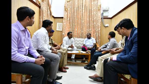 ಪ್ರಿಯಾಂಕ್ ಖರ್ಗೆ ಕೆಲವು ಕಾರ್ಯಕ್ರಮದಲ್ಲಿ ಕಂಡರು