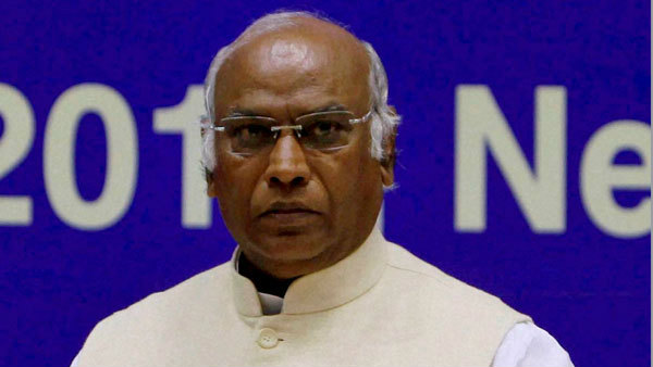 'ಇವಿಎಂ ಚಿಪ್ ತಯಾರಿಸುವ ದೇಶದಲ್ಲಿಯೇ ಬ್ಯಾಲೆಟ್ ಬಳಸುತ್ತಾರೆ'