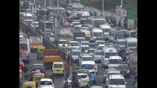 ನಂದಿದುರ್ಗ ರಸ್ತೆಯಲ್ಲಿ ಮಾರ್ಗ ಬದಲಾವಣೆ