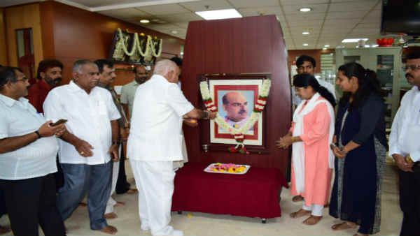 Let everybody gets blessings of Maha Shramanaji, BS Yeddyurappa Let everybody gets blessings of Maha Shramanaji, BS Yeddyurappa