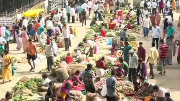 ವಿಶೇಷವಾಗಿ ಸಂತೆ ಬಳಿ ಬಿಗಿ ಪೊಲೀಸ್ ವ್ಯವಸ್ಥೆ