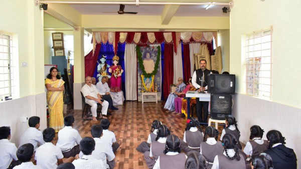 22 ವರ್ಷದ ಹುಡುಗನ ಕನಸು ನನಸು 22 ವರ್ಷದ ಹುಡುಗನ ಕನಸು ನನಸು