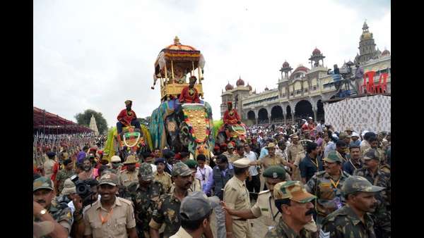 ಗಿರೀಶ್ ಕಾರ್ನಾಡ್ ಪಾಶ್ಚಿಮಾತ್ಯ ಸಂಸ್ಕೃತಿಯನ್ನು ಬೆಂಬಲಿಸುತ್ತಾರೆ ಗಿರೀಶ್ ಕಾರ್ನಾಡ್ ಪಾಶ್ಚಿಮಾತ್ಯ ಸಂಸ್ಕೃತಿಯನ್ನು ಬೆಂಬಲಿಸುತ್ತಾರೆ