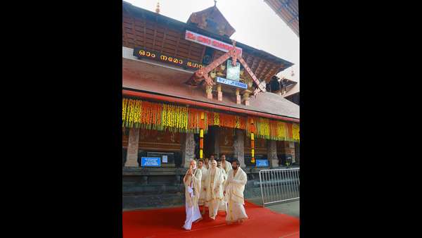 ಗೆಲ್ಲಿಸದವರೂ ನಮ್ಮವರೇ: ಮೋದಿ ಗೆಲ್ಲಿಸದವರೂ ನಮ್ಮವರೇ: ಮೋದಿ