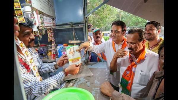 ನಿಂತಿರುವ ರಸಗೊಬ್ಬರ ಕಾರ್ಖಾನೆಗಳ ಪುನಶ್ಚೇತನ