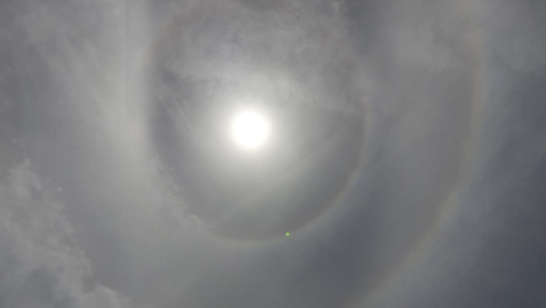 ಕಾಮನಬಿಲ್ಲಿನಂತೆ ಕಂಡರೂ ಕಾಮನಬಿಲ್ಲಲ್ಲ