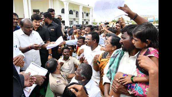 ಸರ್ವಾಧಿಕಾರಿ ವರ್ತನೆ 