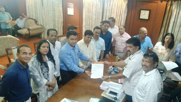 ಅಲುಗಾಡುತ್ತಿದ್ದ ಬಿಜೆಪಿ ಸರ್ಕಾರವ ಗಟ್ಟಿ ಮಾಡಿದ ಕೈ ಶಾಸಕರು