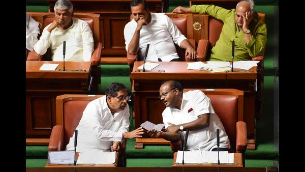 ನಲವತ್ತೆಂಟು ದಿನಗಳ ಕಾಲ ಗ್ರಹಣದ ಪ್ರಭಾವ ನಲವತ್ತೆಂಟು ದಿನಗಳ ಕಾಲ ಗ್ರಹಣದ ಪ್ರಭಾವ