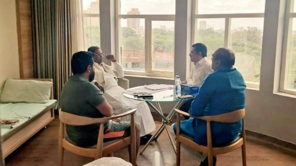 Siddaramaiah visits Aster hospital meets B Nagendra 
