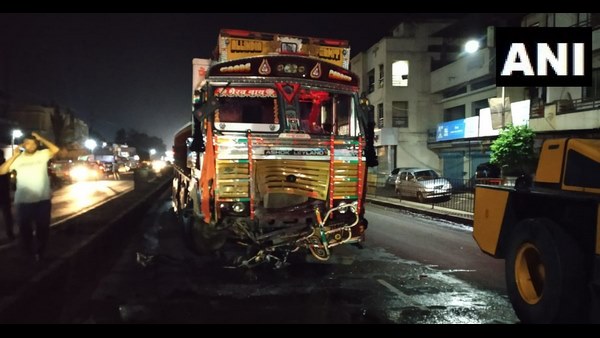  Pune-Solapur highway accident 9 People Dead on spot 