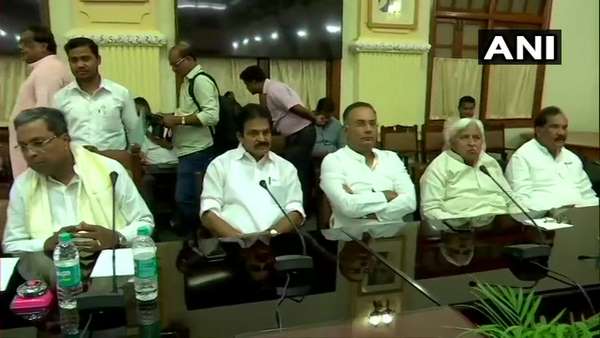 ಎಂಟಿಬಿ, ಅಂಜಲಿ ಗೈರು 