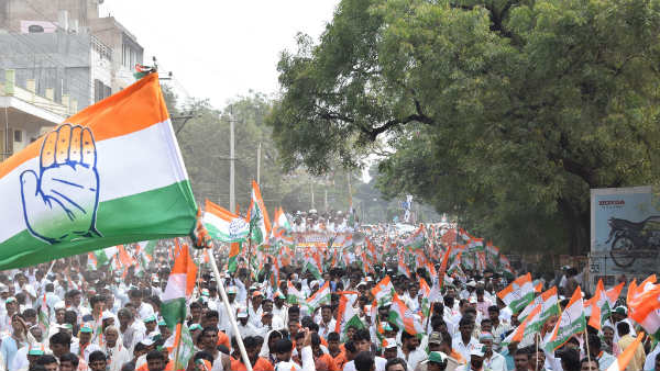 ಕಾಂಗ್ರೆಸ್‌ನ ಎಲ್ಲಾ ಸಚಿವರ ರಾಜೀನಾಮೆ