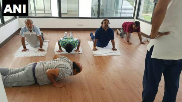 Some JDS MLAs enjoying in Devenahalli resort