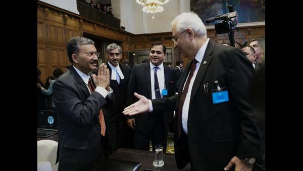 ನಕಲಿ ದಾಖಲೆ ಸೃಷ್ಟಿಸಲಾಗಿದೆ ನಕಲಿ ದಾಖಲೆ ಸೃಷ್ಟಿಸಲಾಗಿದೆ