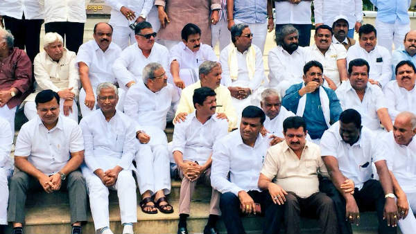 ಒಂದು ಗಂಟೆಗಳ ಕಾಲ ಧರಣಿ