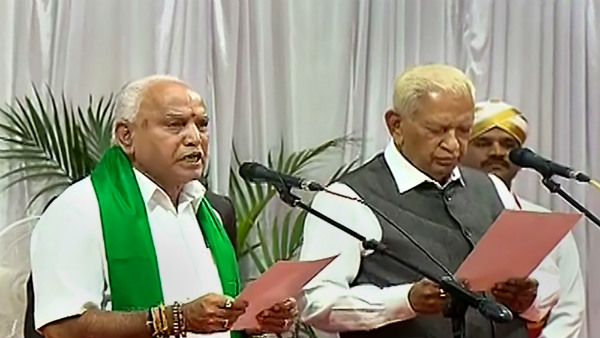 ತುಮಕೂರು ಡಿಸಿಸಿ ಬ್ಯಾಂಕ್ ಸೂಪರ್ ಸೀಡ್ ಮಾಡಿದ್ದಕ್ಕೆ ಆಕ್ರೋಶ