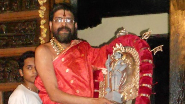 ಸೋಂದಾ ಗುರು ಕುಲದಲ್ಲಿ ಉತ್ತರಾಧಿಕಾರಿಗೆ ಶಿಕ್ಷಣ ಸೋಂದಾ ಗುರು ಕುಲದಲ್ಲಿ ಉತ್ತರಾಧಿಕಾರಿಗೆ ಶಿಕ್ಷಣ