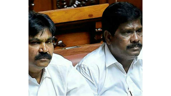 Two independent Karnataka MLAs moved to supreme court Two independent Karnataka MLAs moved to supreme court